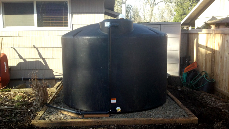Installing many small water tanks vs one or a few large tanks